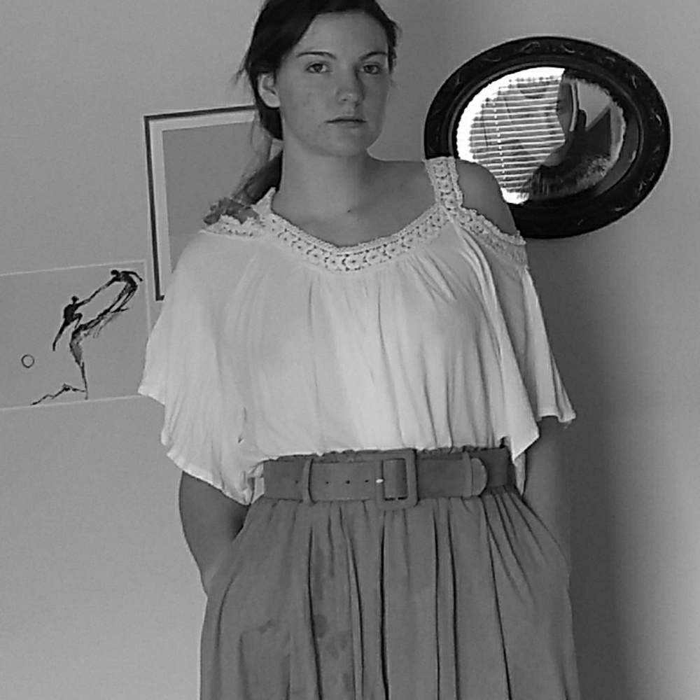 White Open Shoulder Blousr